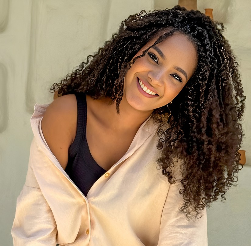 Larah Bia - Revista Portfolio (1)
